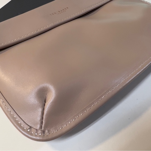 TED BAKER LONDON Women Tan Leather Magnetic Closure Minimalist Pouch Clutch NWOT - Picture 5 of 11